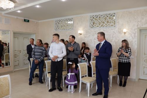 В Международный день семьи в Нурлате чествовали золотых юбиляров семейной жизни