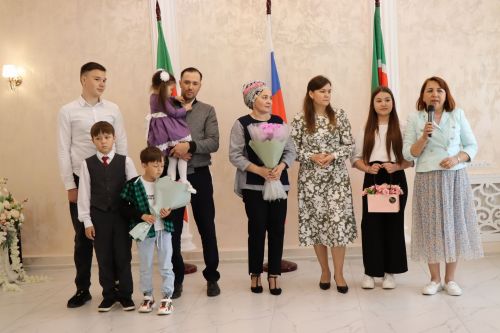 В Международный день семьи в Нурлате чествовали золотых юбиляров семейной жизни