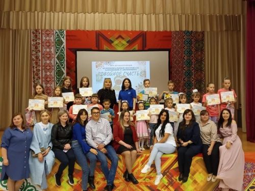 В Нурлате прошел фестиваль двойняшек