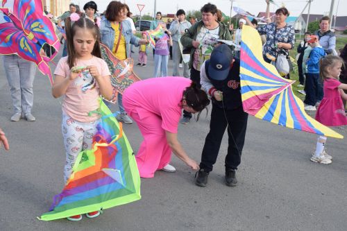 В Нурлате прошел фестиваль воздушных змеев «Небо в красках»