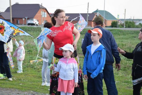 В Нурлате прошел фестиваль воздушных змеев «Небо в красках»