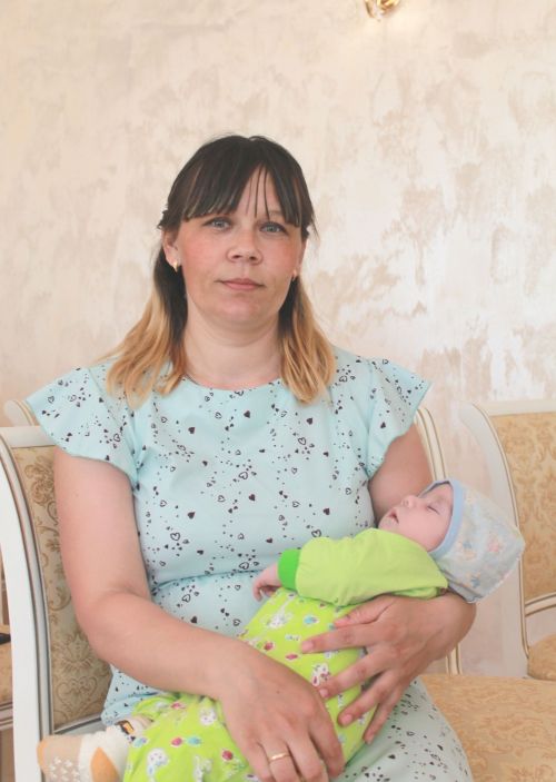 В Нурлате продолжается районная акция «Подарок новорожденному»