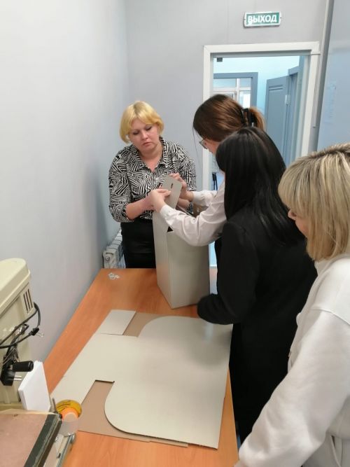 Учащиеся Нурлатской школы №2 в архиве ознакомились с историей района