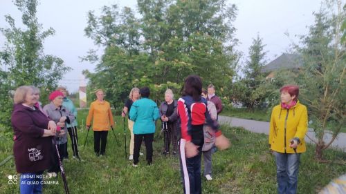 Нурлатцы 60+ отмечают День скандинавской ходьбы