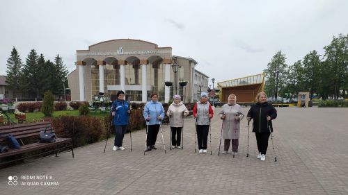 Нурлатцы 60+ отмечают День скандинавской ходьбы