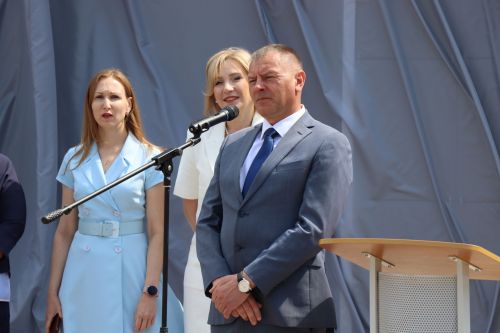Для 195 выпускников Нурлатского района прозвенел последний звонок