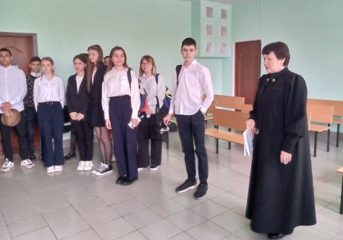 Для старшеклассников Нурлата провели экскурсию в районный суд
