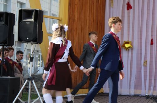 В Нурлате прошел праздник, посвященный празднику Последнего звонка