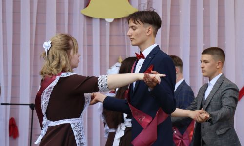 В Нурлате прошел праздник, посвященный празднику Последнего звонка