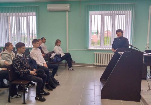 Для старшеклассников Нурлата провели экскурсию в районный суд