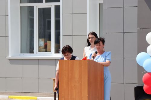 Для 195 выпускников Нурлатского района прозвенел последний звонок