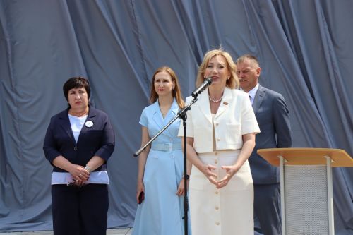 Для 195 выпускников Нурлатского района прозвенел последний звонок