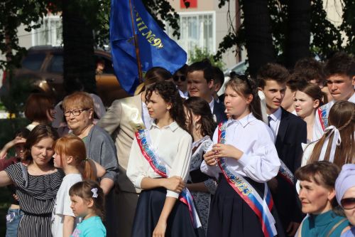 В Нурлате прошел праздник, посвященный празднику Последнего звонка