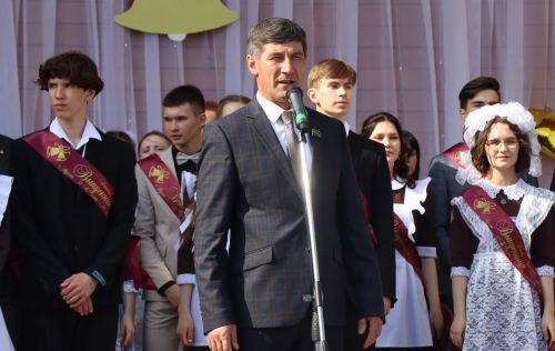 В Нурлате прошел праздник, посвященный празднику Последнего звонка