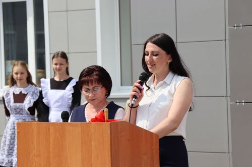 Для 195 выпускников Нурлатского района прозвенел последний звонок