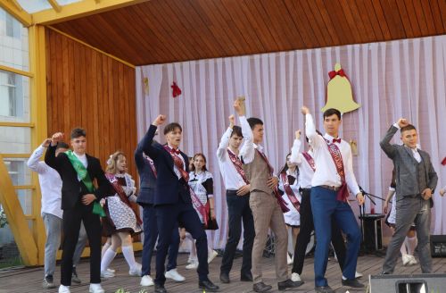 В Нурлате прошел праздник, посвященный празднику Последнего звонка