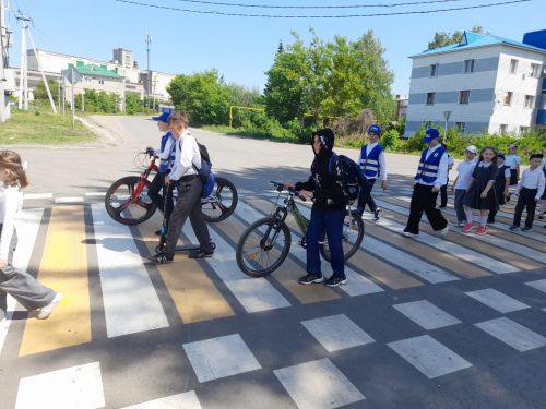 Юидовцы нурлатской школы №3 провели акцию «Осторожно переход»