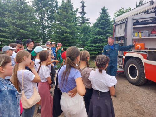 Нурлатские школьники побывали на экскурсии в пожарной части