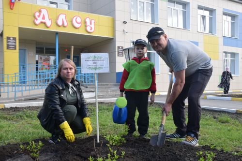 В детском саду «Алсу» города Нурлат заложили Аллею выпускников