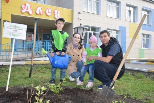 В детском саду «Алсу» города Нурлат заложили Аллею выпускников