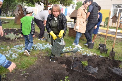 В детском саду «Алсу» города Нурлат заложили Аллею выпускников