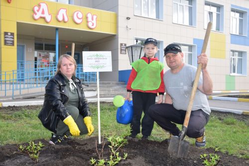 В детском саду «Алсу» города Нурлат заложили Аллею выпускников