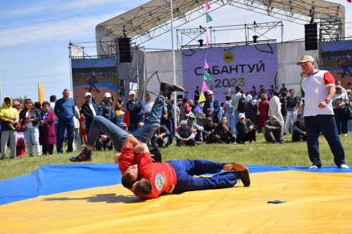 Абсолютным чемпионом Нурлатского Сабантуя стал Марсель Гузаеров