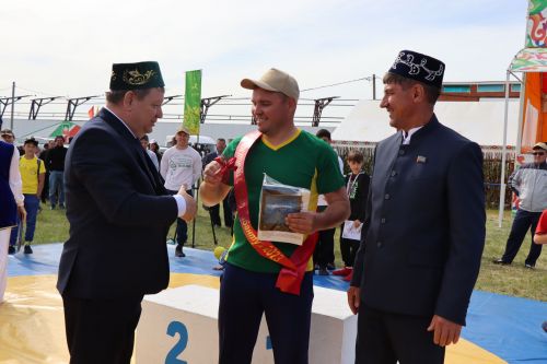 Абсолютным чемпионом Нурлатского Сабантуя стал Марсель Гузаеров