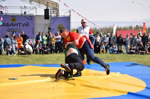 Абсолютным чемпионом Нурлатского Сабантуя стал Марсель Гузаеров