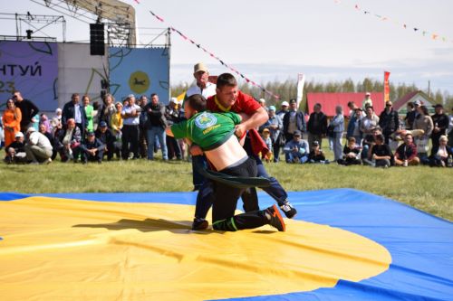 Абсолютным чемпионом Нурлатского Сабантуя стал Марсель Гузаеров