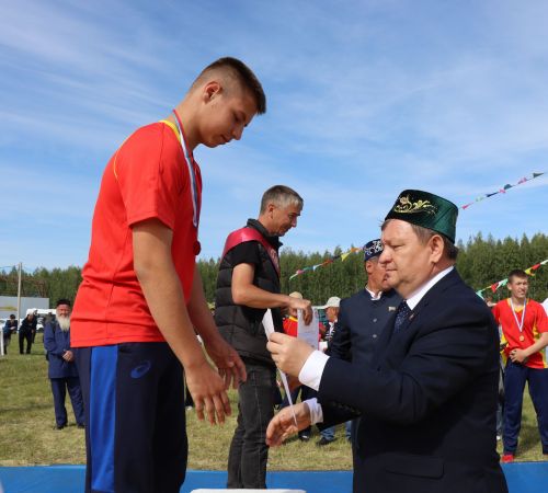 Абсолютным чемпионом Нурлатского Сабантуя стал Марсель Гузаеров