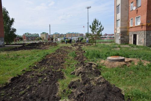 Глава Нурлатского района контролирует выполнение программы «Наш двор»