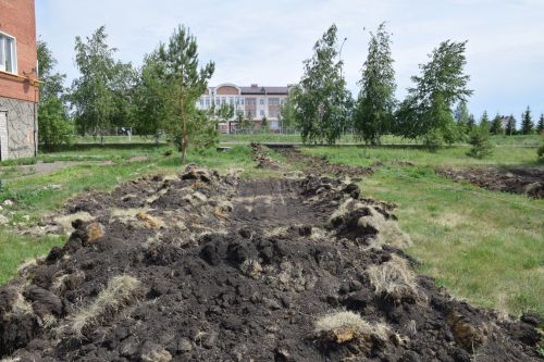 Глава Нурлатского района контролирует выполнение программы «Наш двор»