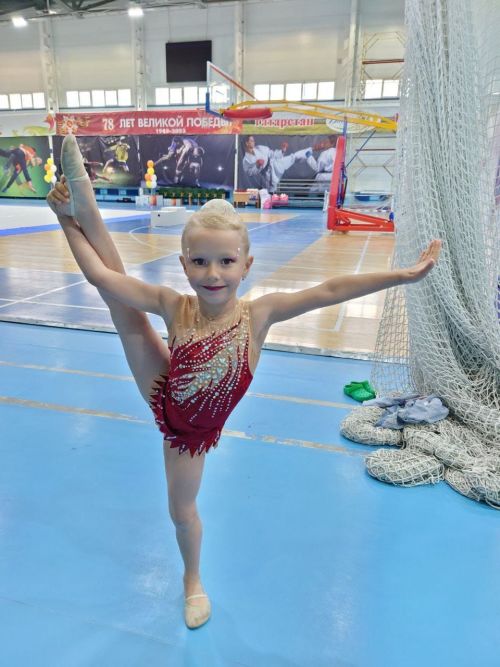 Нурлатские гимнастки ярко завершили учебно-спортивный сезон