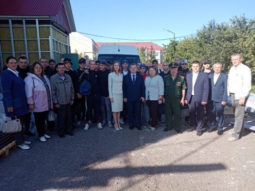 Нурлатцы проводили следующую группу призывников на срочную службу