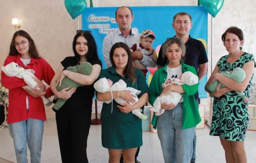 Нурлатские семьи поздравили с рождением детей