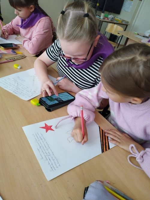 Учащиеся Нурлатской школы №2 продолжают участвовать во Всероссийской акции «Письмо солдату»