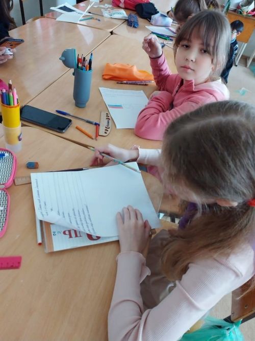 Учащиеся Нурлатской школы №2 продолжают участвовать во Всероссийской акции «Письмо солдату»