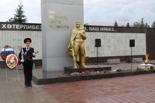 В день 82-й годовщины начала Великой Отечественной войны в Нурлате на центральной площади прошел митинг