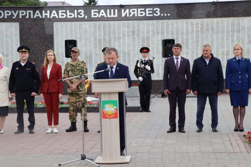В день 82-й годовщины начала Великой Отечественной войны в Нурлате на центральной площади прошел митинг