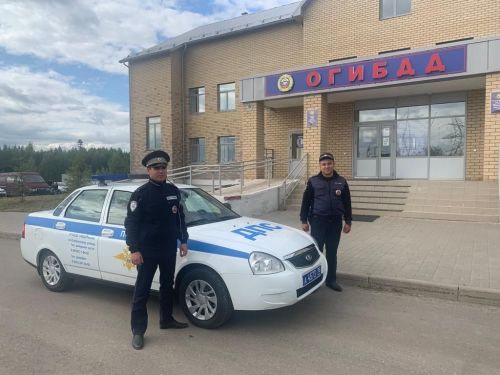 Сотрудники ГИБДД Елабуги спасли мужчину, поранившего руку болгаркой