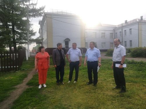 Дамир Ишкинеев побывал в одной из самых старых школ Нурлатского района – школе №8