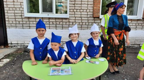 В Нурлате юные пешеходы прошли квест-игру по правилам дорожного движения
