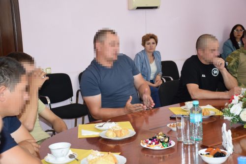 Дамир Ишкинеев встретился с мобилизованными, прибывшими в краткосрочный отпуск
