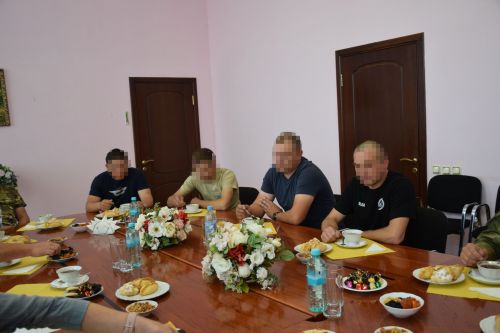 Дамир Ишкинеев встретился с мобилизованными, прибывшими в краткосрочный отпуск