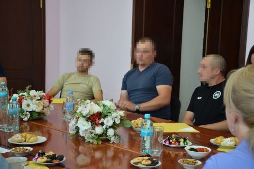 Дамир Ишкинеев встретился с мобилизованными, прибывшими в краткосрочный отпуск