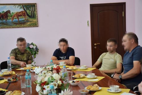 Дамир Ишкинеев встретился с мобилизованными, прибывшими в краткосрочный отпуск