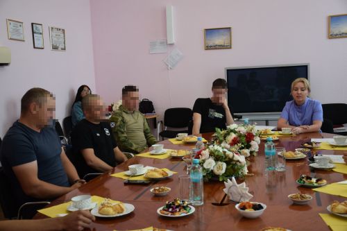 Дамир Ишкинеев встретился с мобилизованными, прибывшими в краткосрочный отпуск