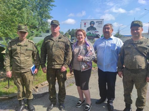 Уполномоченный по правам человека в Нурлатском районе навестил солдат-земляков