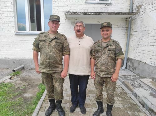 Уполномоченный по правам человека в Нурлатском районе навестил солдат-земляков